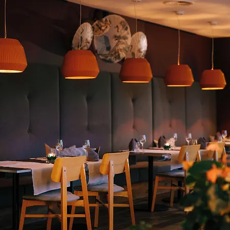 Deltapark Vitalresort**** Отель Reutigen