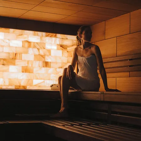 Deltapark Vitalresort**** ホテル